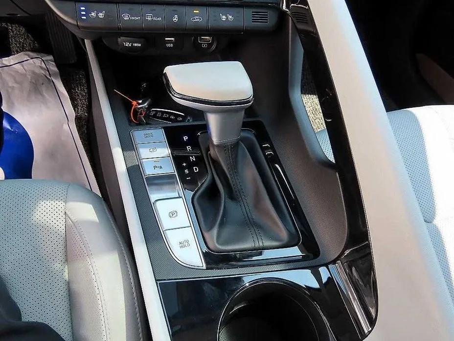 Hyundai AVANTE — фото 8