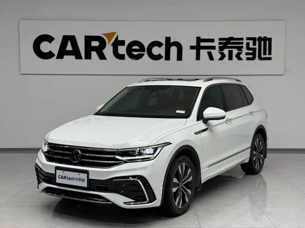 Volkswagen Tiguan L — фото 1