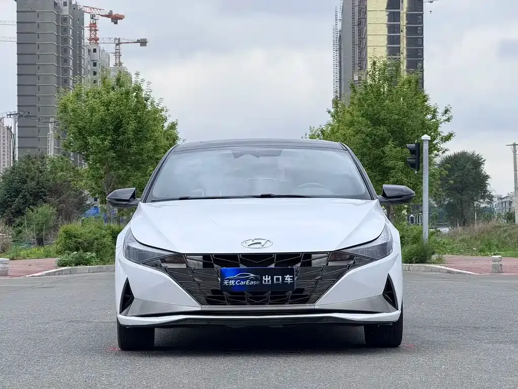Hyundai Elantra — фото 5