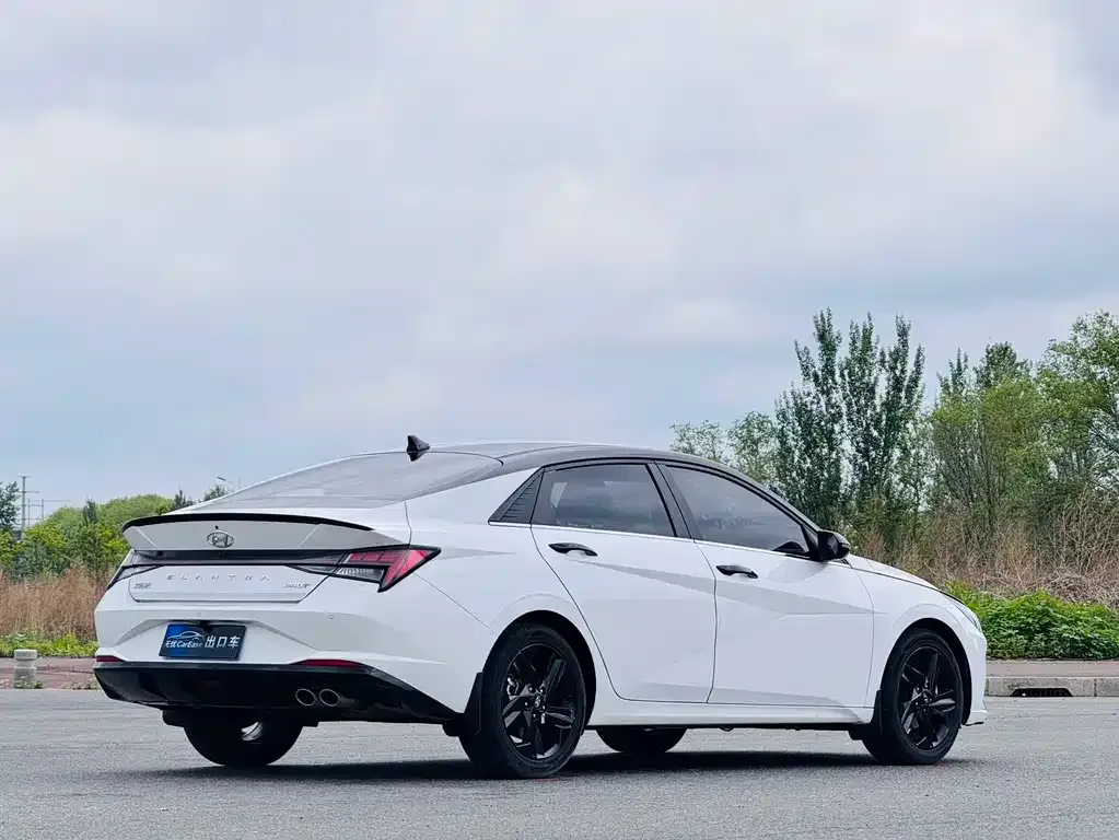 Hyundai Elantra — фото 6