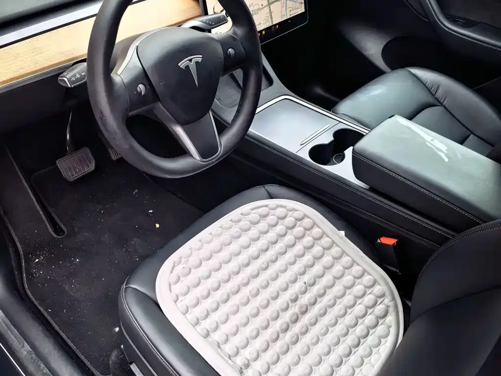 Tesla Model Y — фото 5