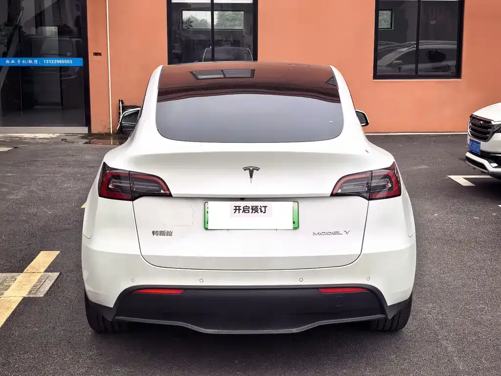 Tesla Model Y — фото 6