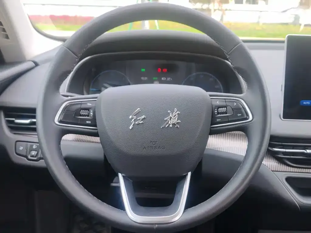 Hongqi E-QM5 — фото 2