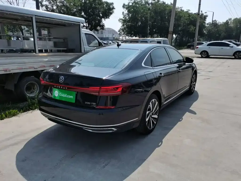 Volkswagen Passat — фото 7