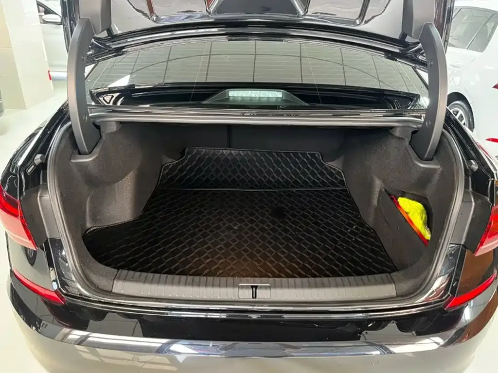 Volkswagen Passat — фото 9