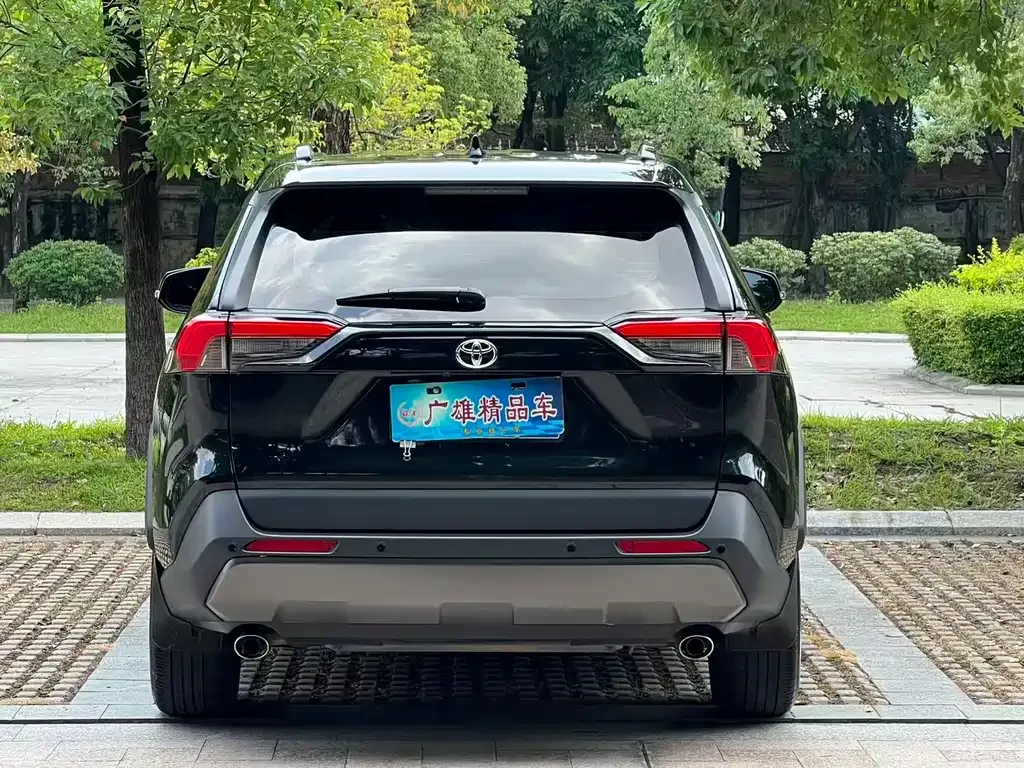 Toyota RAV4 — фото 3