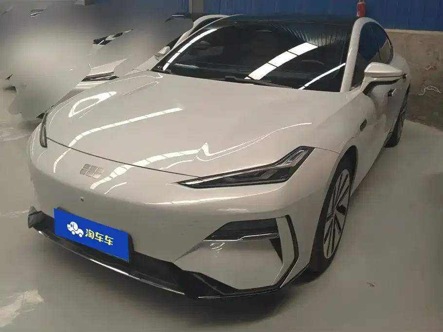 Geely Galaxy E8