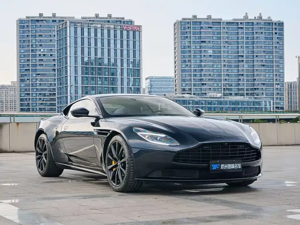 Aston Martin DB11 2021 из CN, фото 10