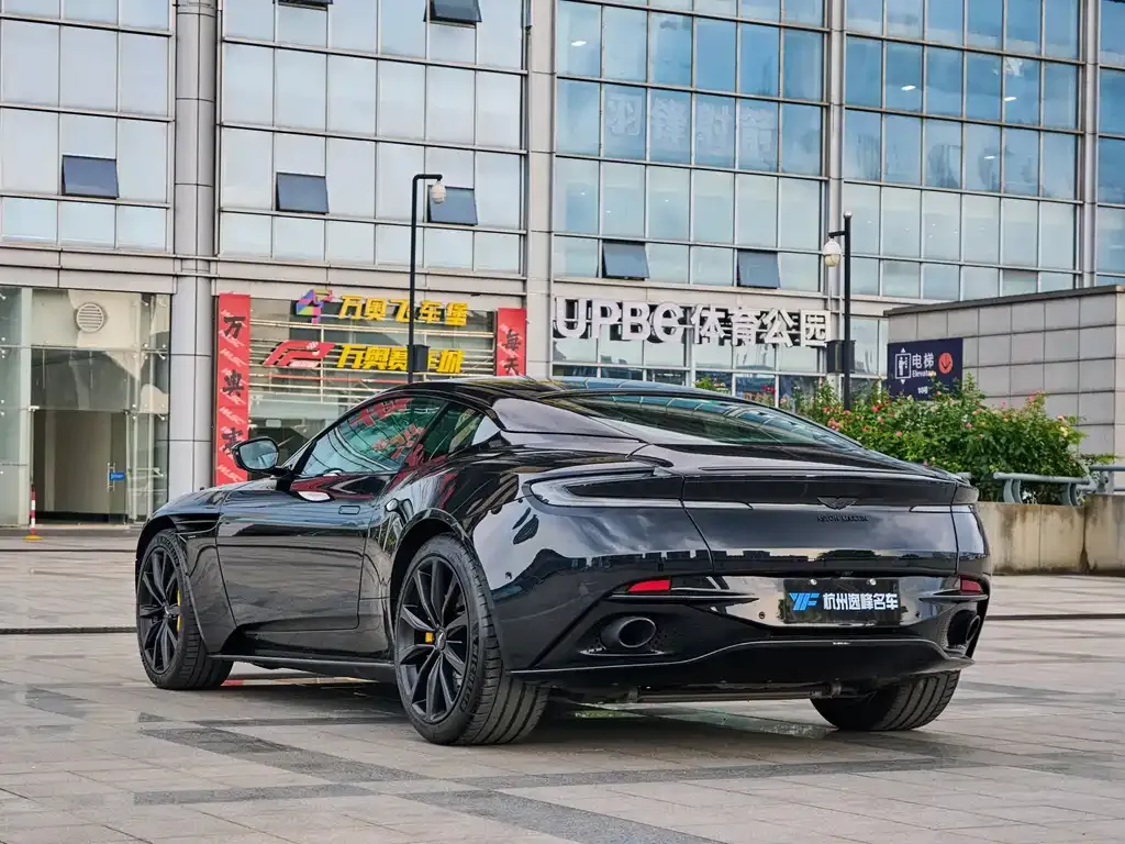 Aston Martin DB11 2021 из CN, фото 7