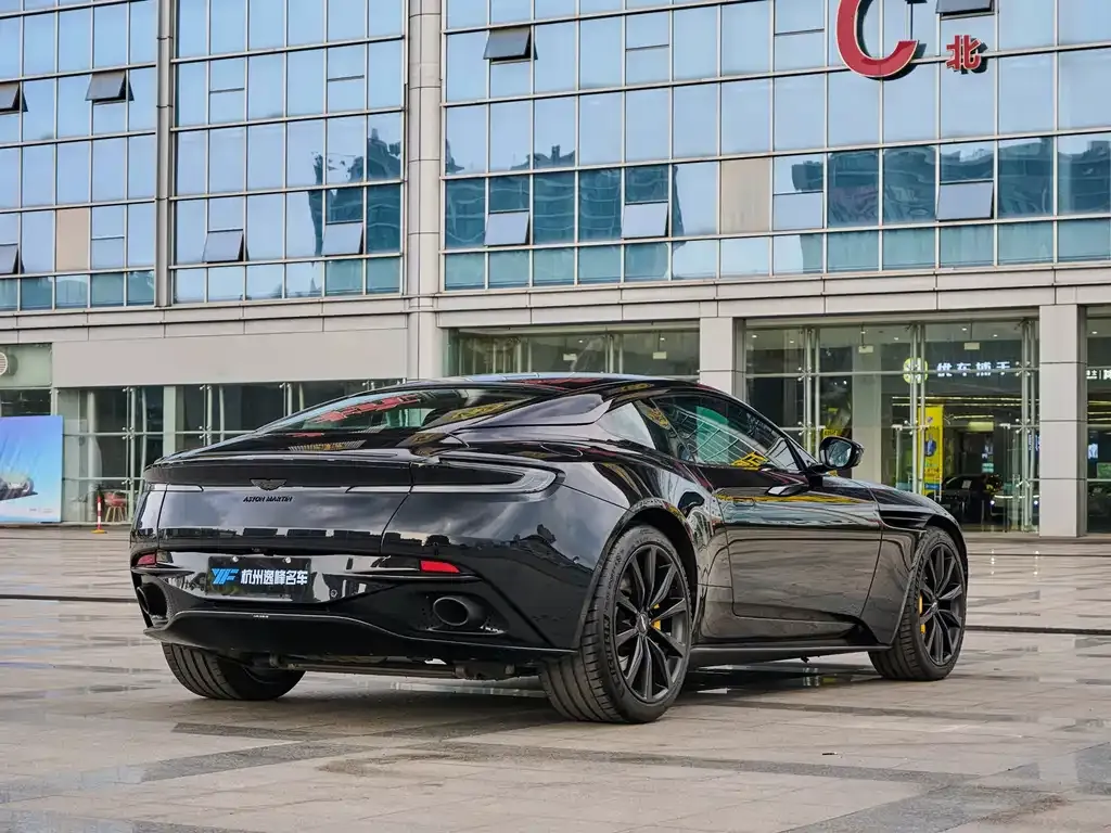 Aston Martin DB11 2021 из CN, фото 4