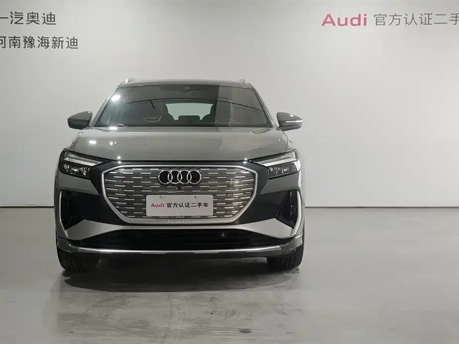 Audi Q4 e-tron — фото 2