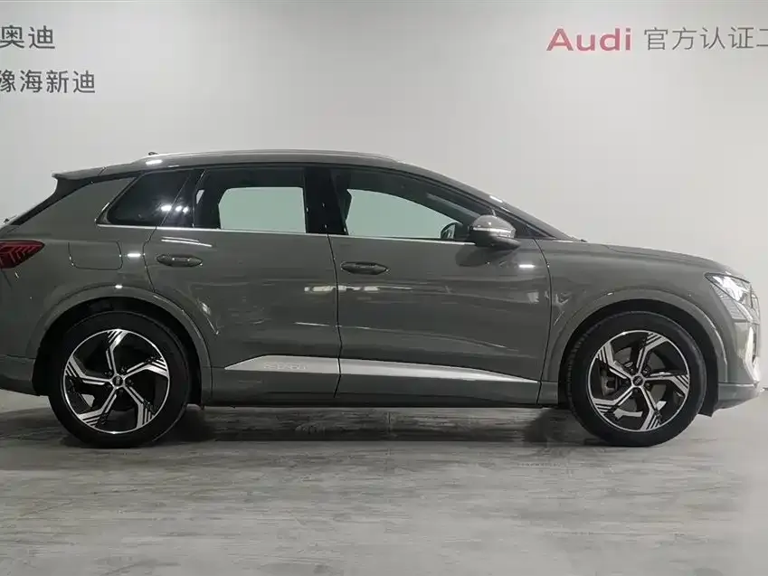 Audi Q4 e-tron — фото 8