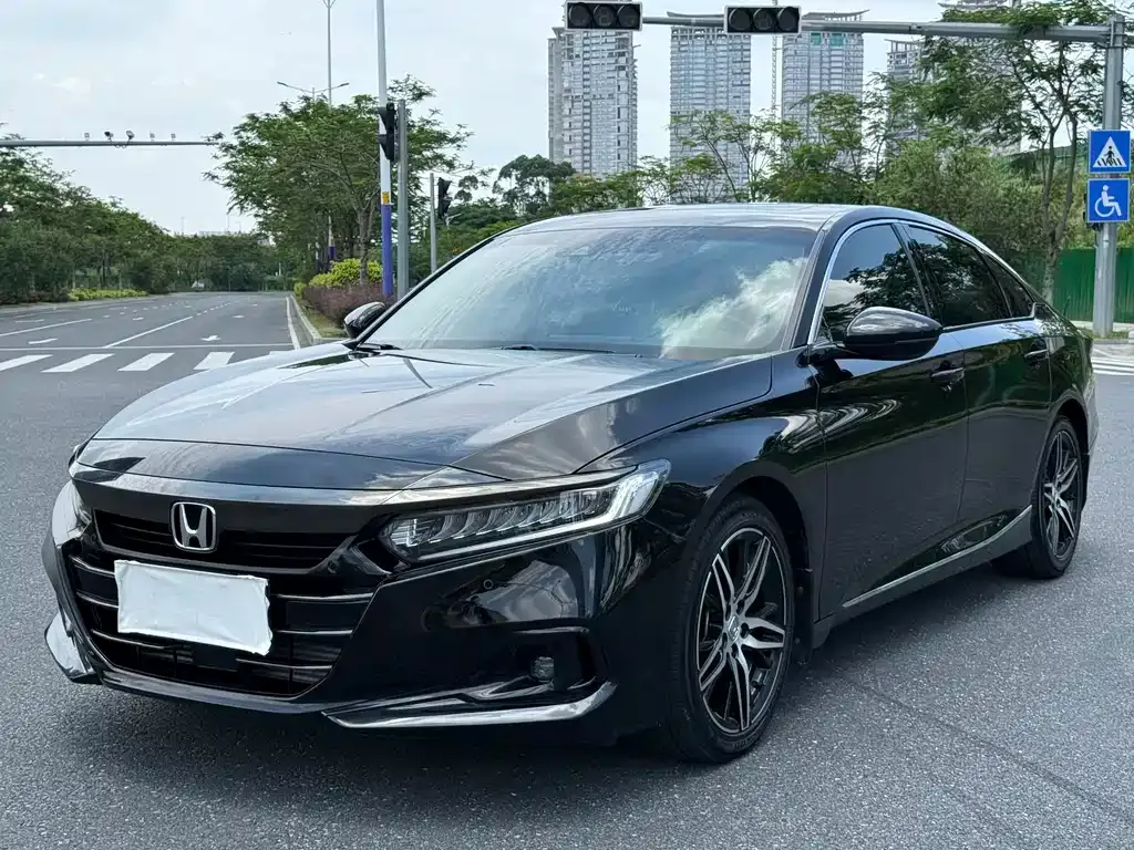 Honda Accord — фото 1