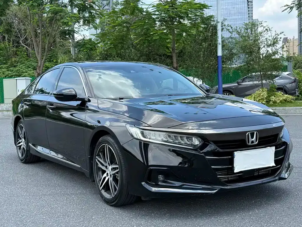 Honda Accord — фото 10