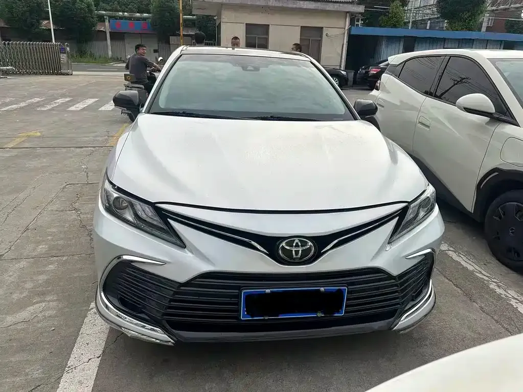 Toyota Camry — фото 6