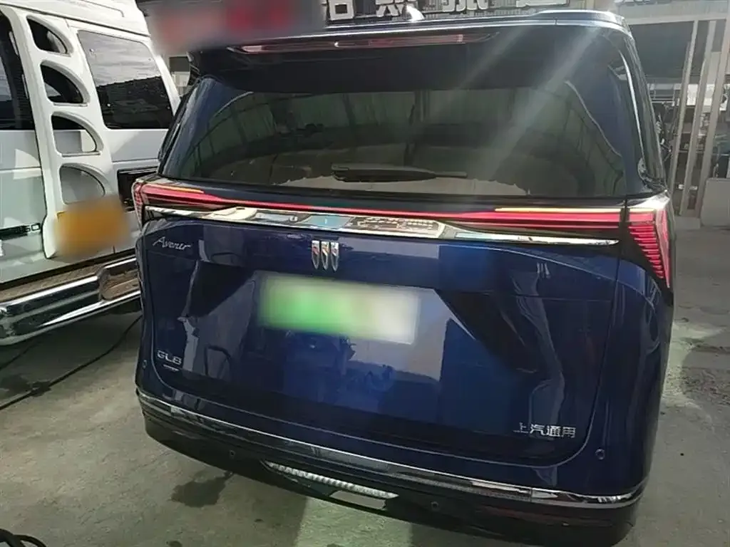 Buick GL8 Hybrid — фото 3