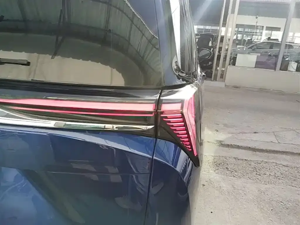 Buick GL8 Hybrid — фото 2