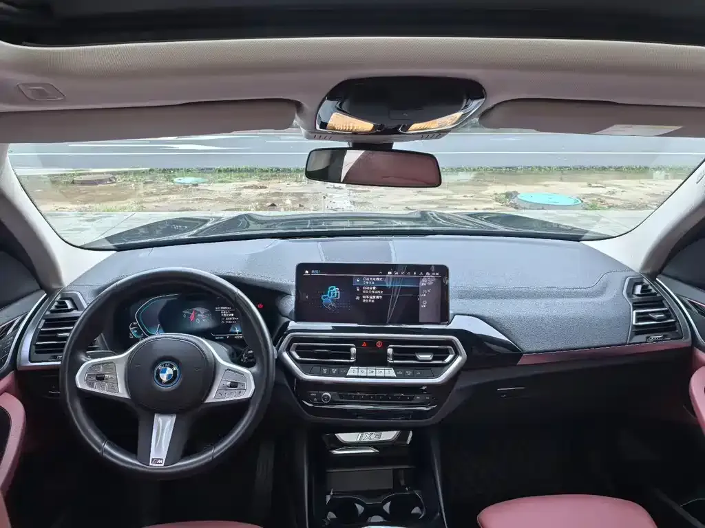 BMW iX3 2024 из CN, фото 2