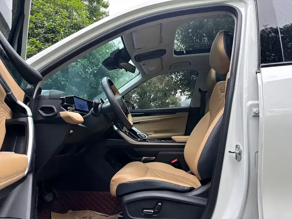 Geely Boyue L 2023 из CN, фото 2