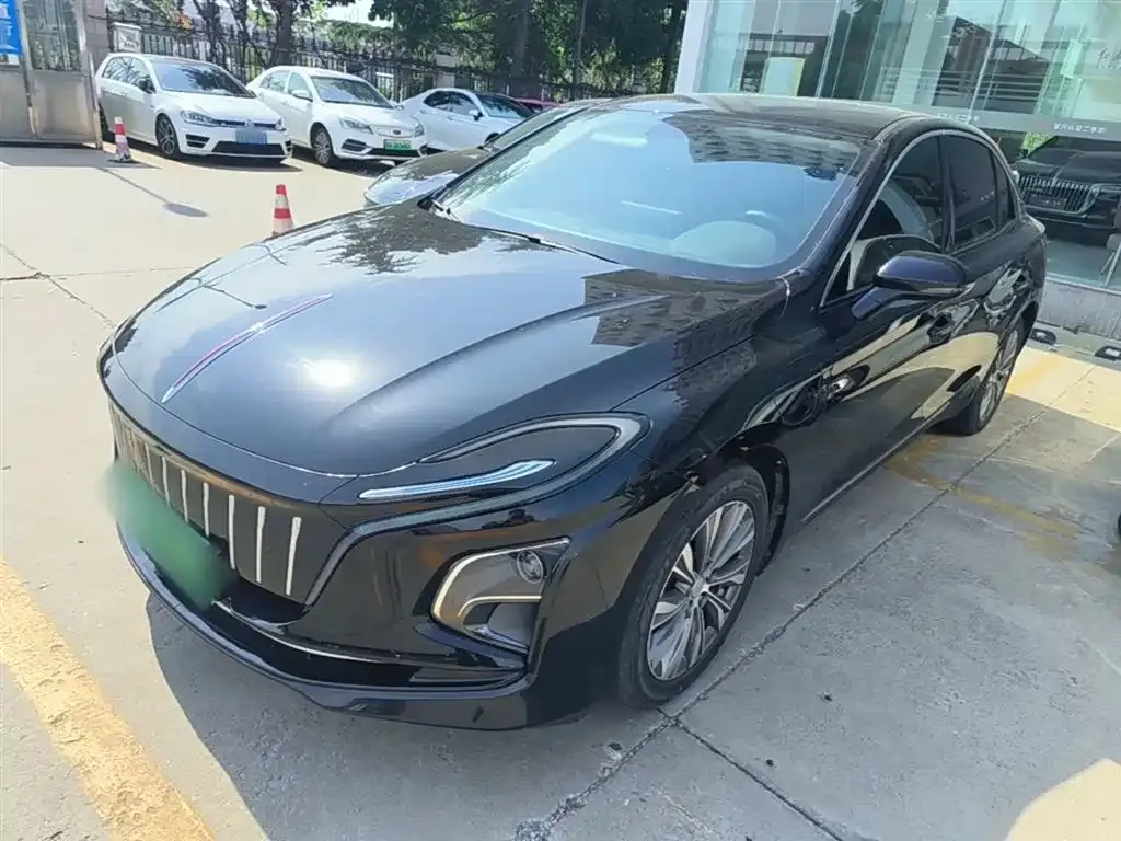 Hongqi E-QM5 — фото 6