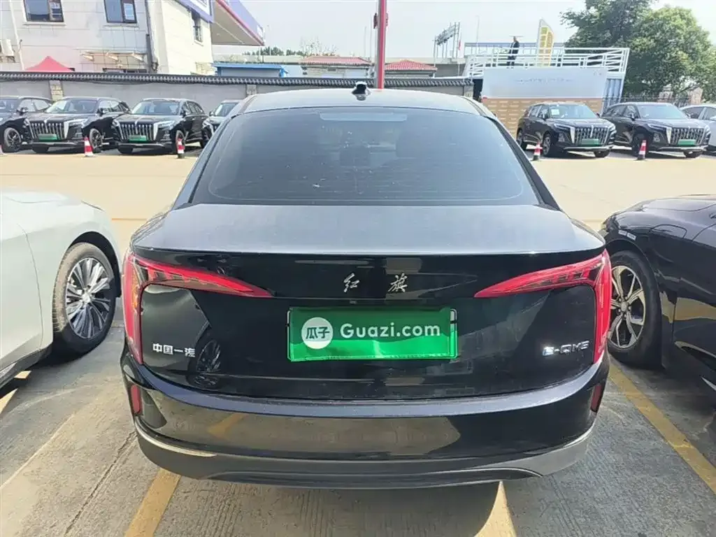 Hongqi E-QM5 — фото 4