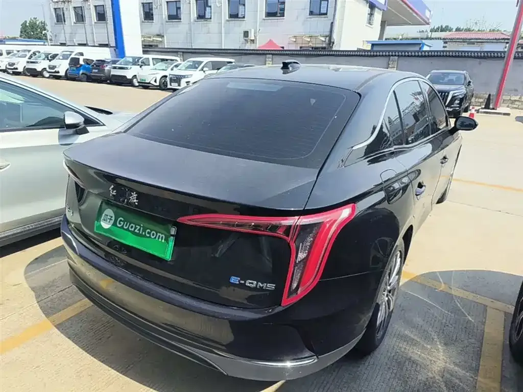 Hongqi E-QM5 — фото 8