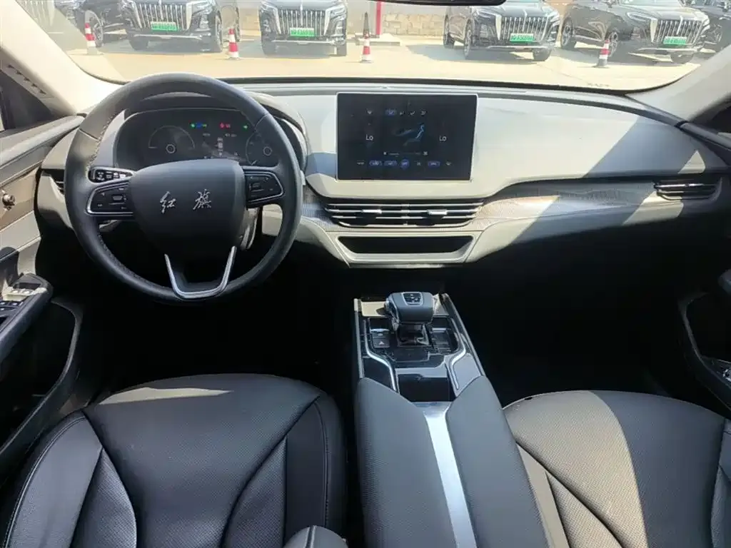 Hongqi E-QM5 — фото 10
