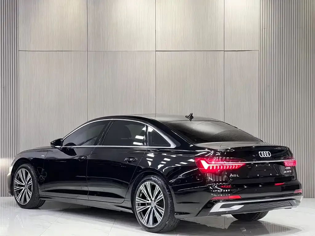 Audi A6L — фото 10