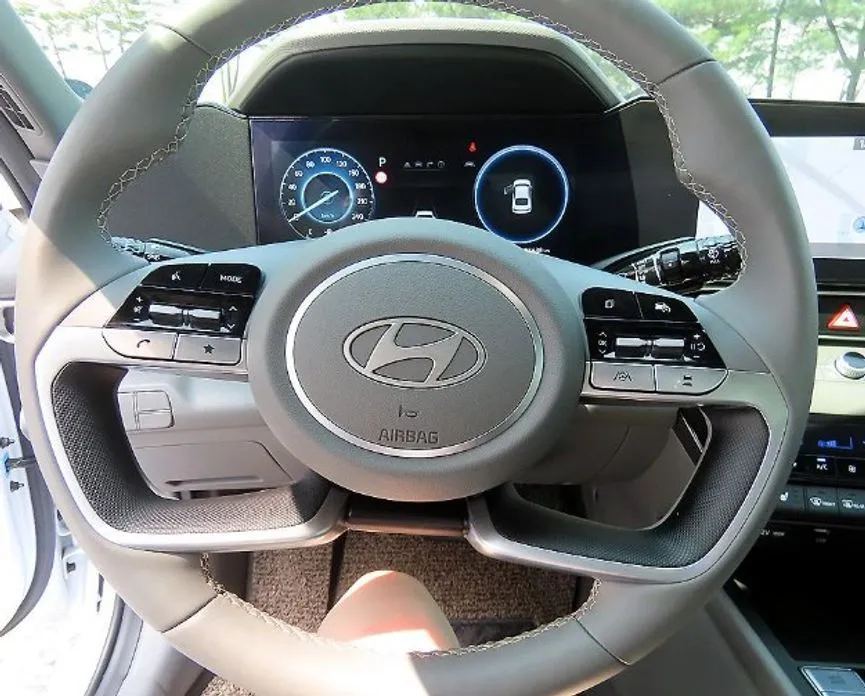 Hyundai AVANTE — фото 10