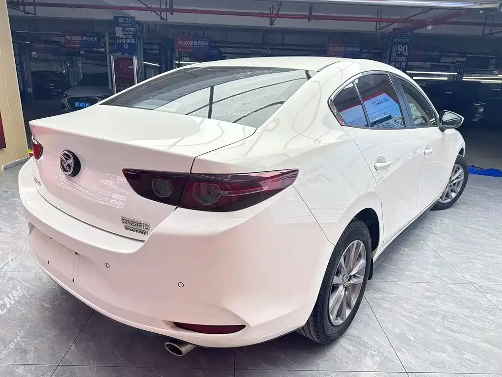 Mazda 3 Axela — фото 4