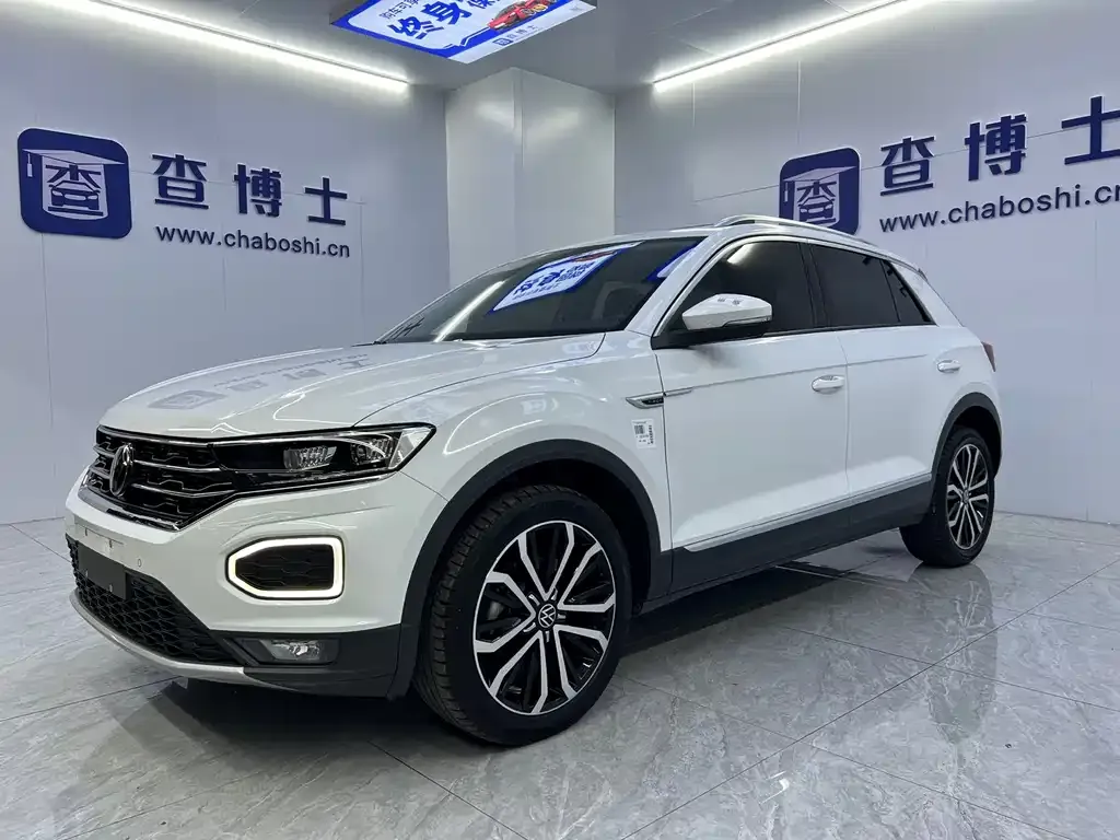 Volkswagen T-Roc — фото 1