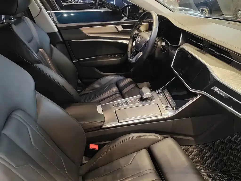 Audi A7 2021 из CN, фото 10