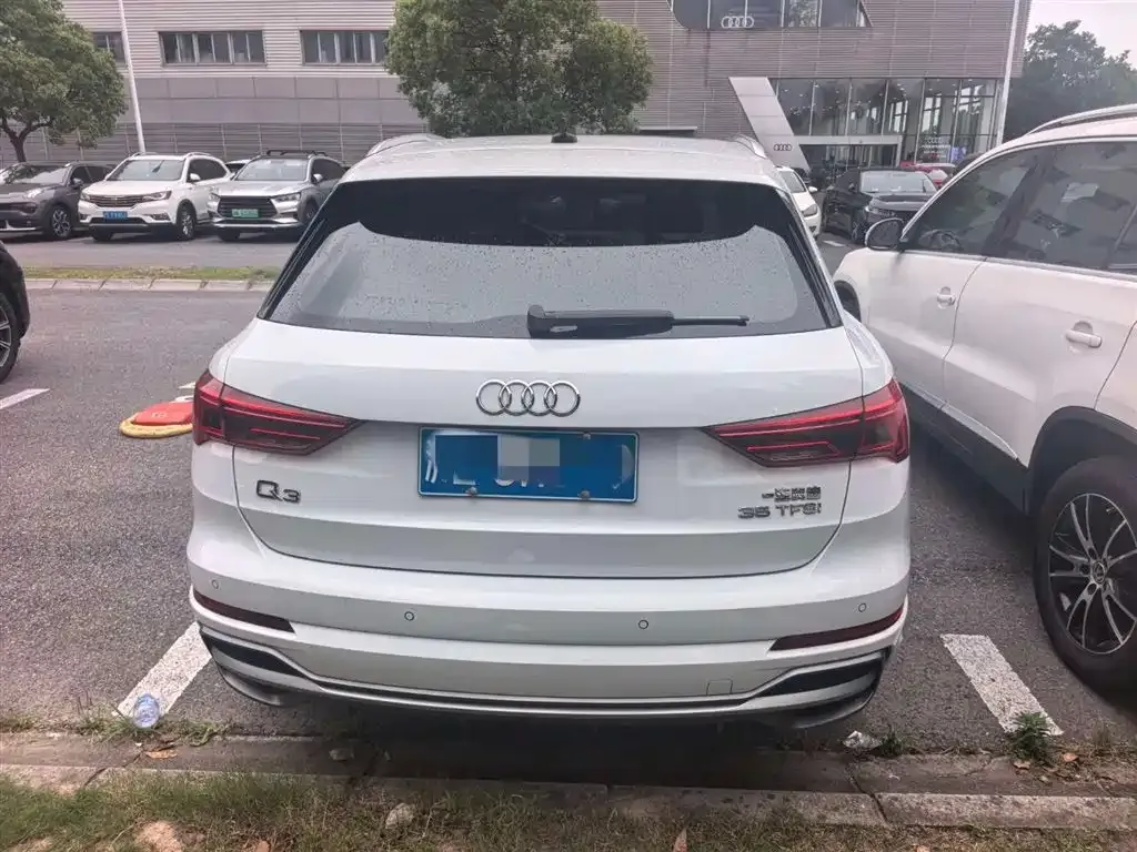 Audi Q3 — фото 10