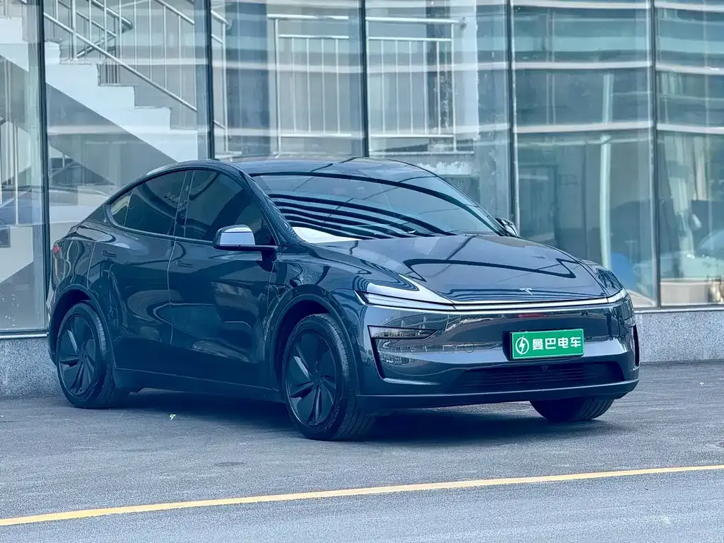 Tesla Model Y — фото 9