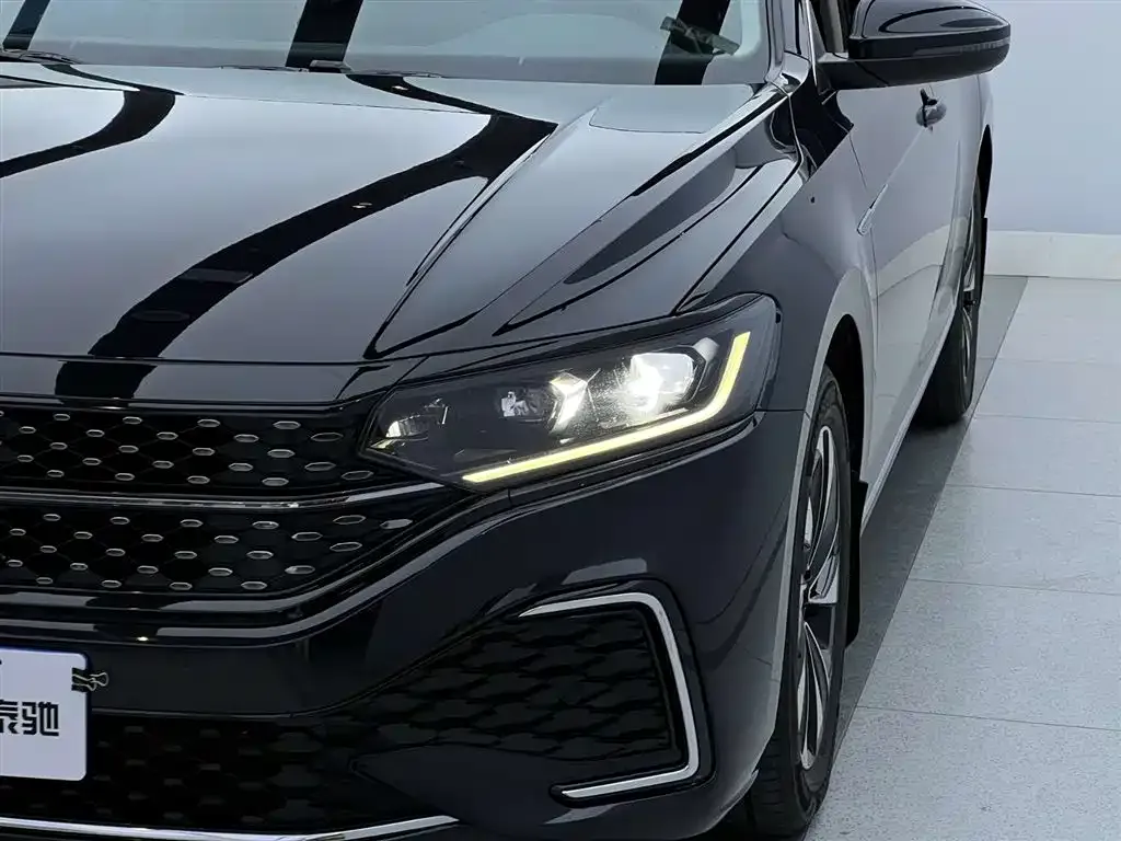 Volkswagen Passat — фото 5