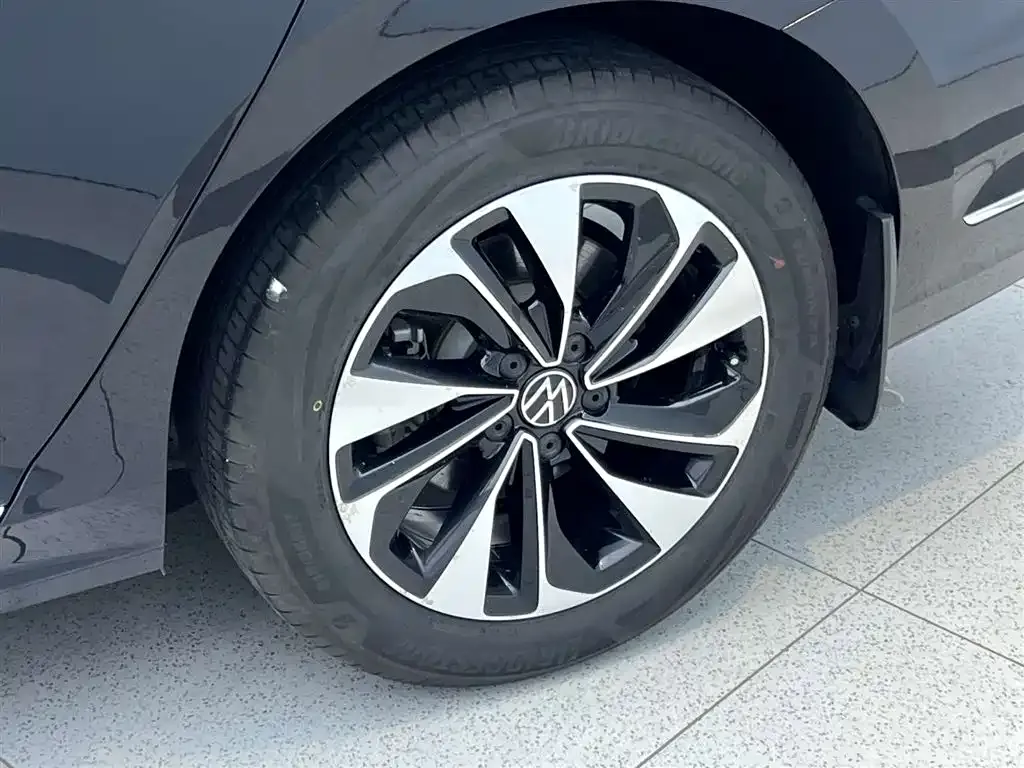 Volkswagen Passat — фото 3