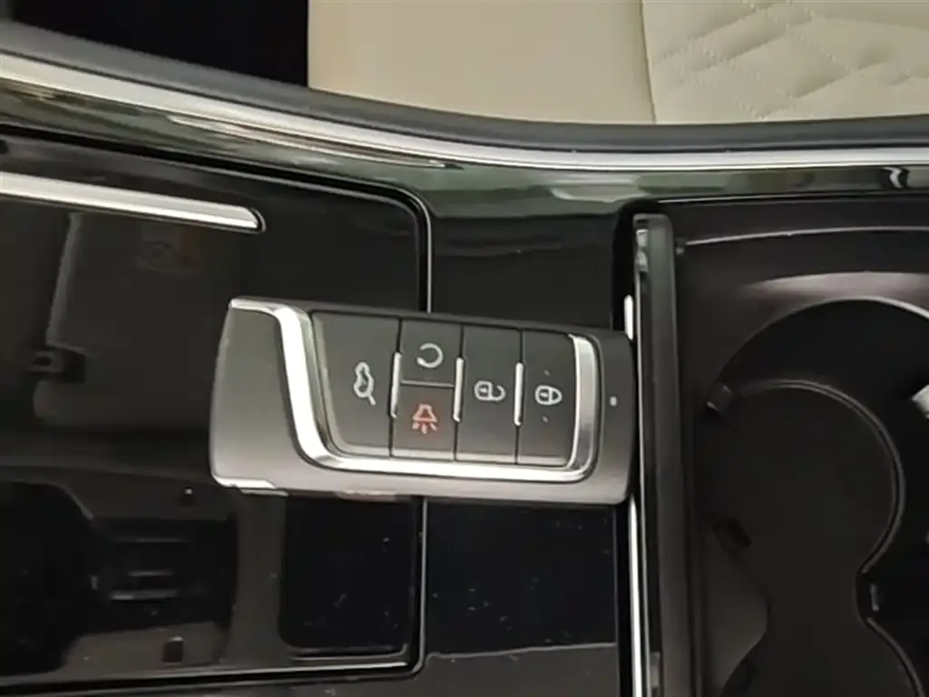 GAC Motor Trumpchi M8 — фото 10