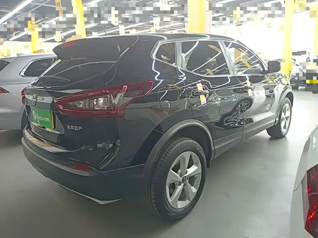 Nissan Qashqai — фото 7