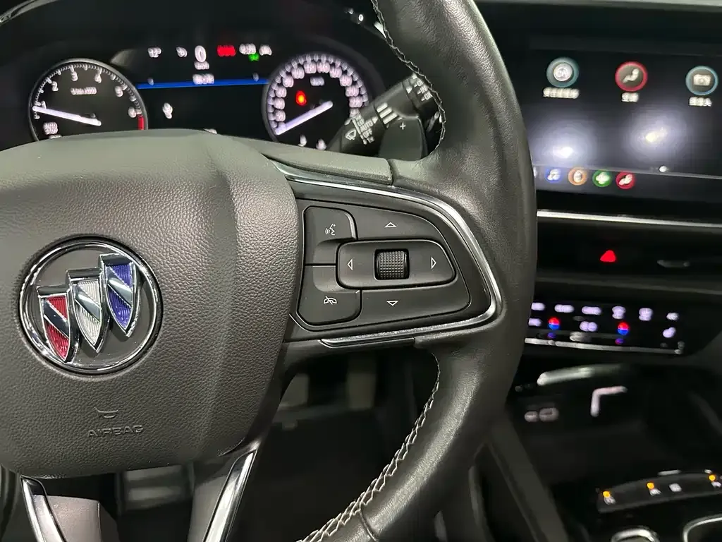 Buick Envision Plus — фото 8