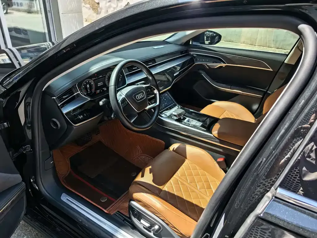 Audi A8 — фото 2