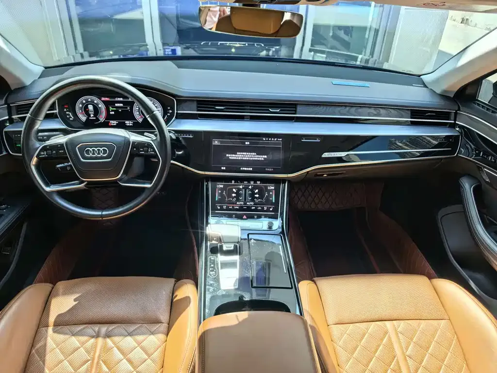 Audi A8 — фото 7