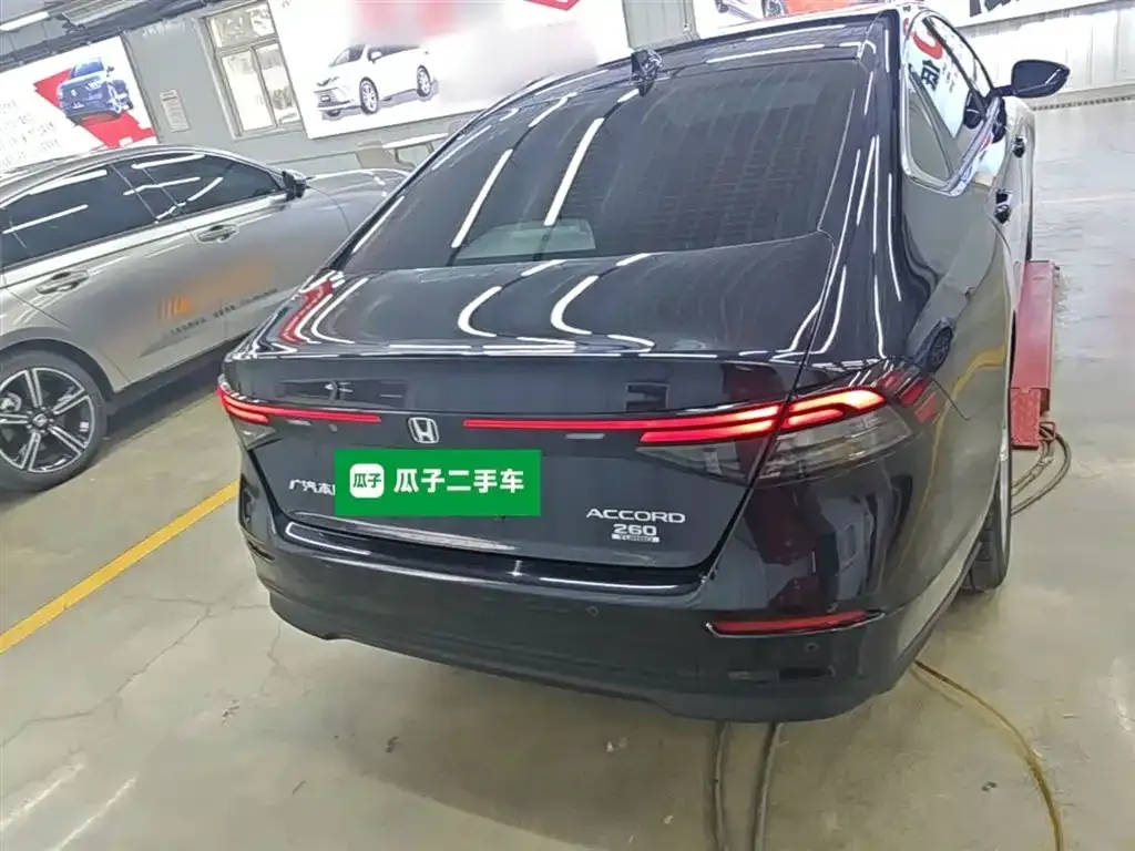 Honda Accord — фото 10