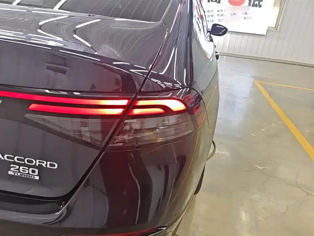 Honda Accord — фото 8