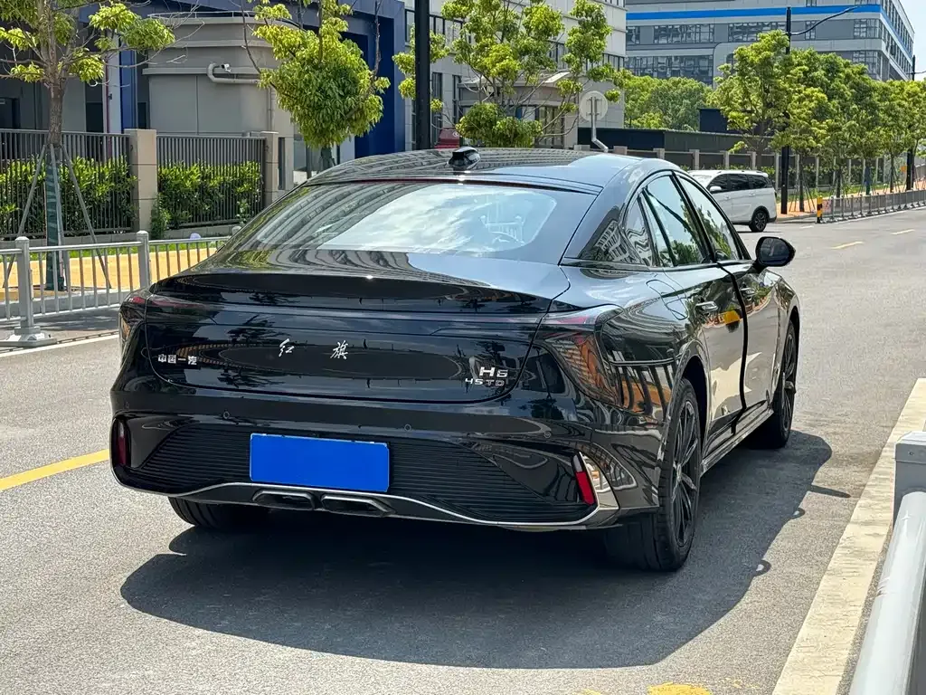 Hongqi H6 — фото 2