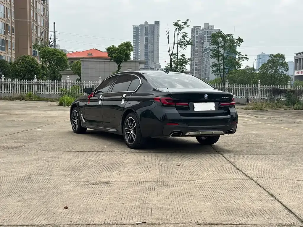 BMW 5 Series — фото 4