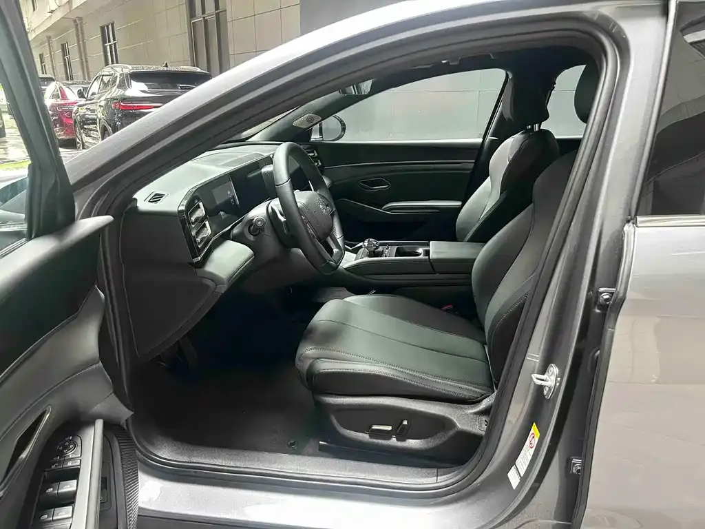 BYD Qin L — фото 10