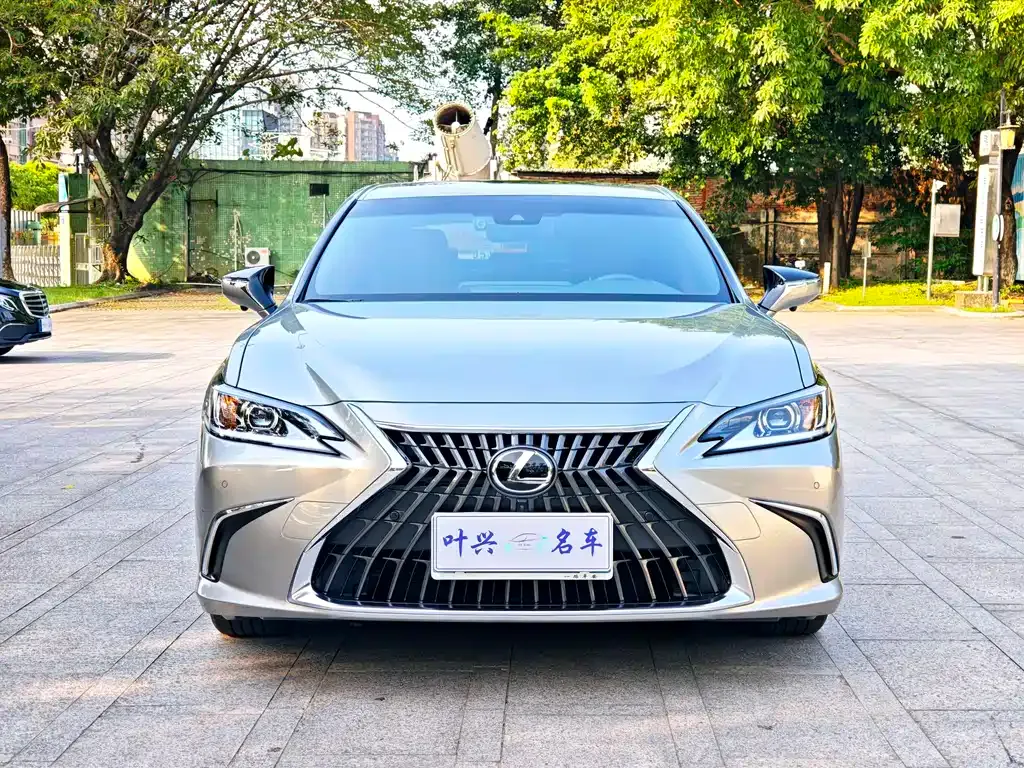 Lexus ES — фото 9