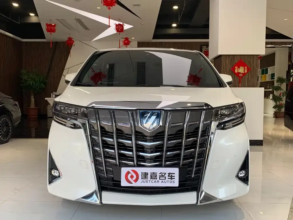 Toyota Alphard — фото 5