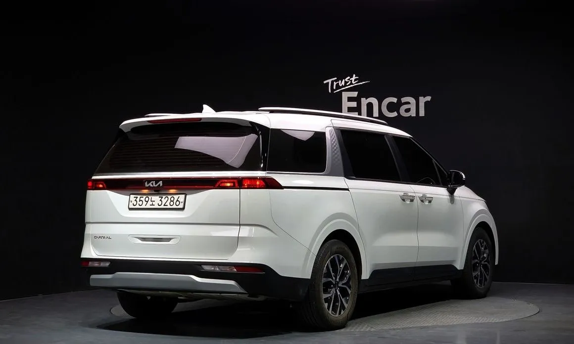 Kia Carnival — фото 4