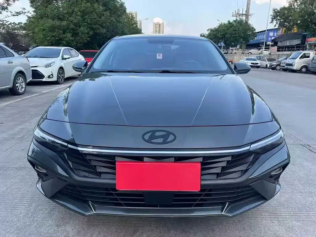 Hyundai Elantra — фото 10